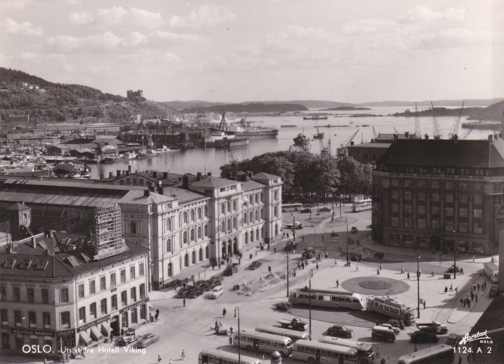 Oslo. Utsikt fra Hotell Viking ( Harstad 1124 A 2)