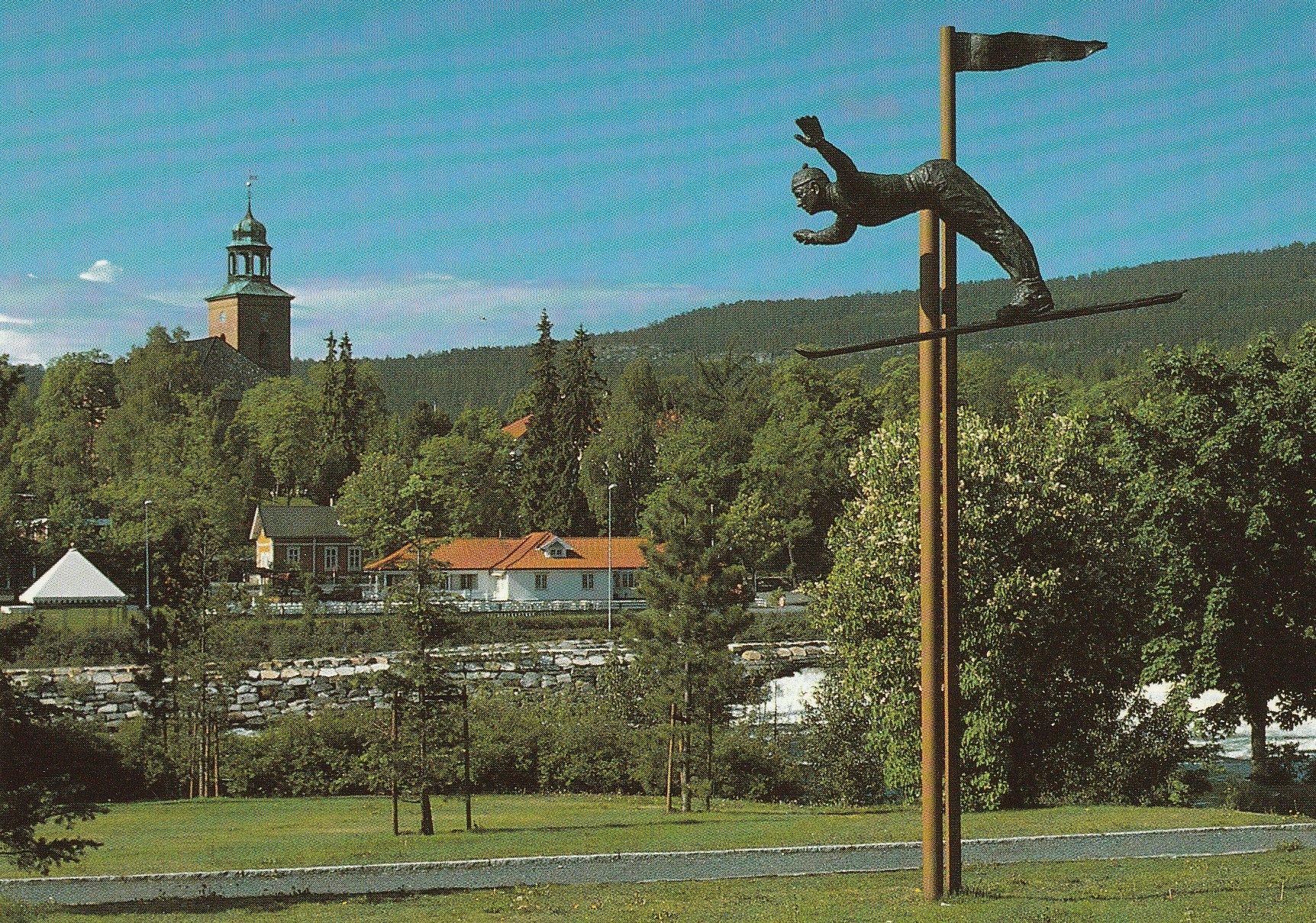 Kongsberg . Per Ungs statue av Birger Ruud. Norsk Bergverksmuseum. Unum