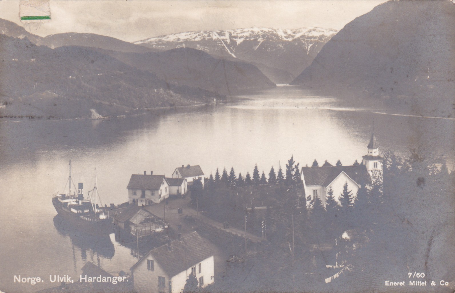 Ulvik, Hardanger. HSD-båt ved kai ( Eneret Mittet & Co 7/60)