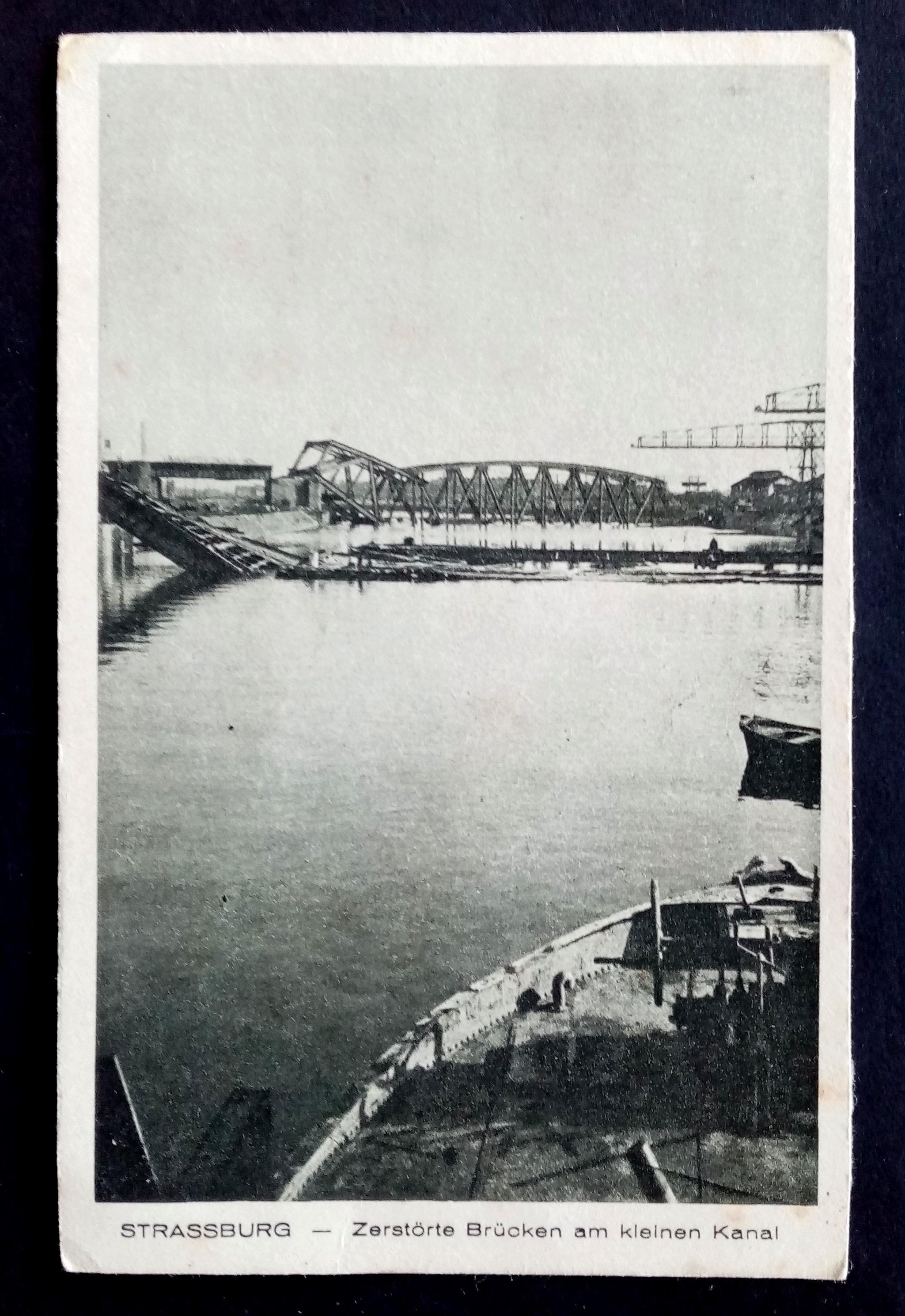 STRASSBURG - Zerstorte Brucken am kleinen Kanal.