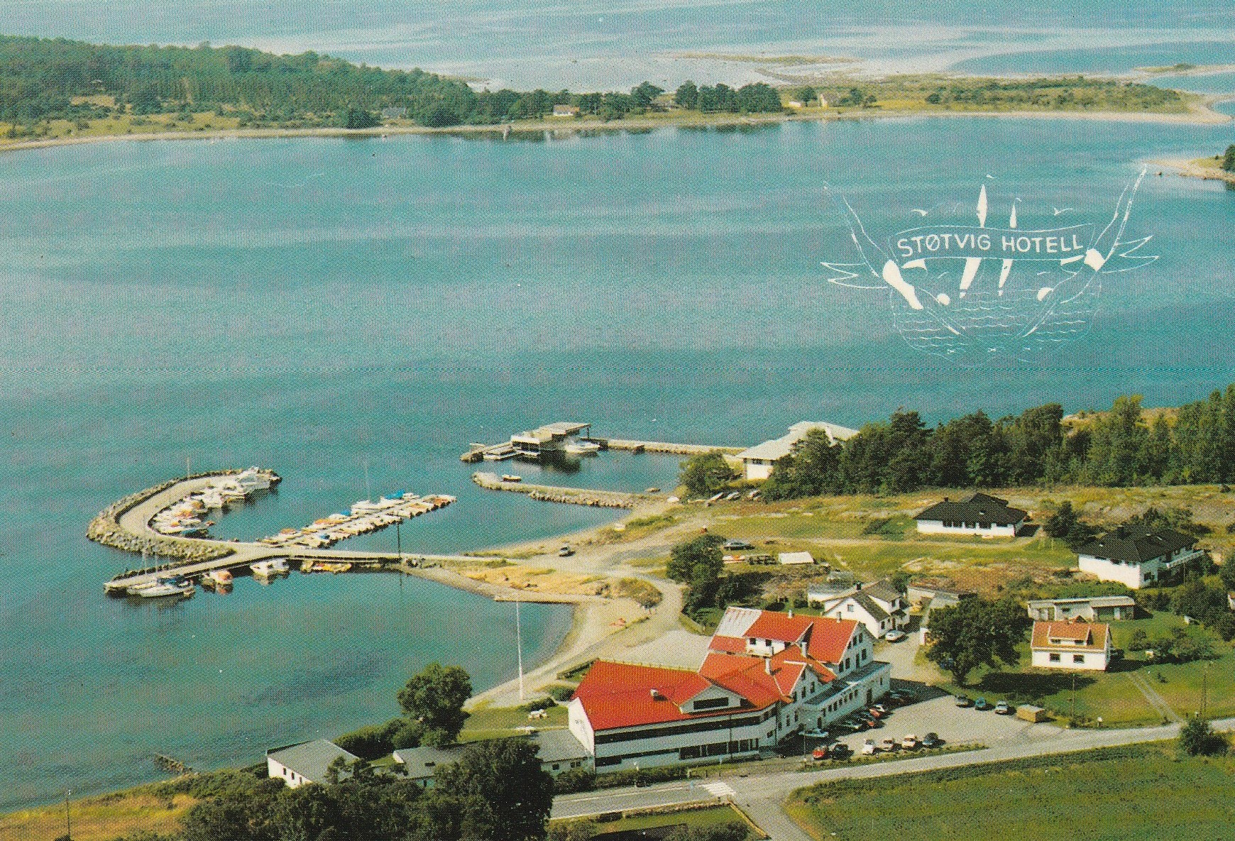Støtvig Hotell , Larkollen . AeroNor 33710