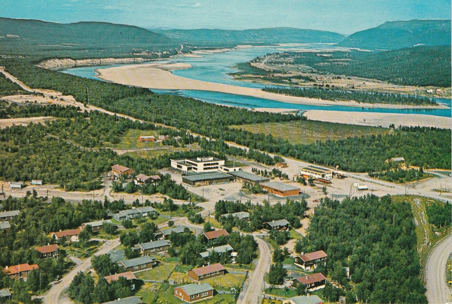 Parti fra Tanaelven ved Tana bru. Aune F-8385-7