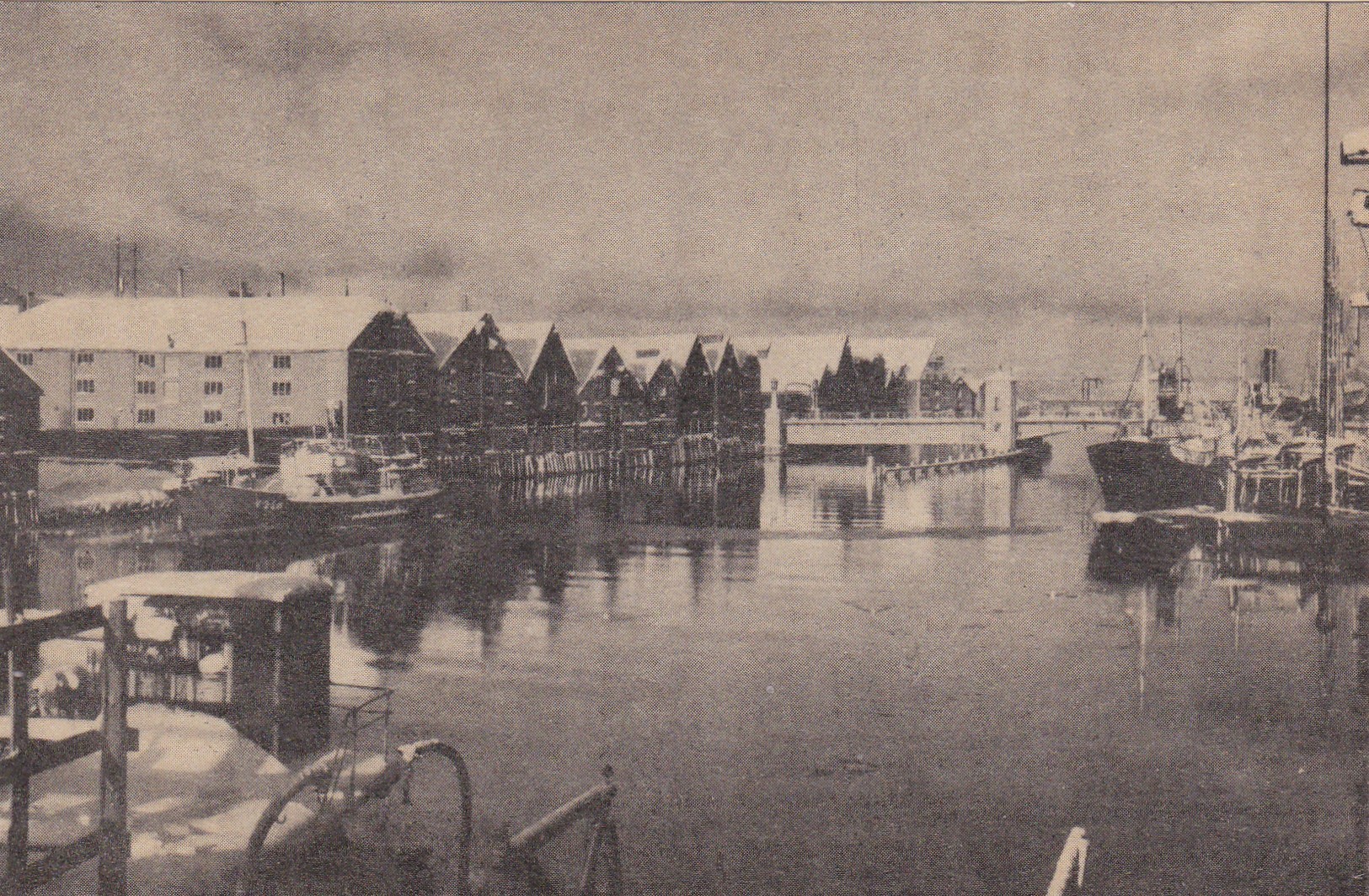 Trondhjem. Nidelven ( A.T. Forlag)
