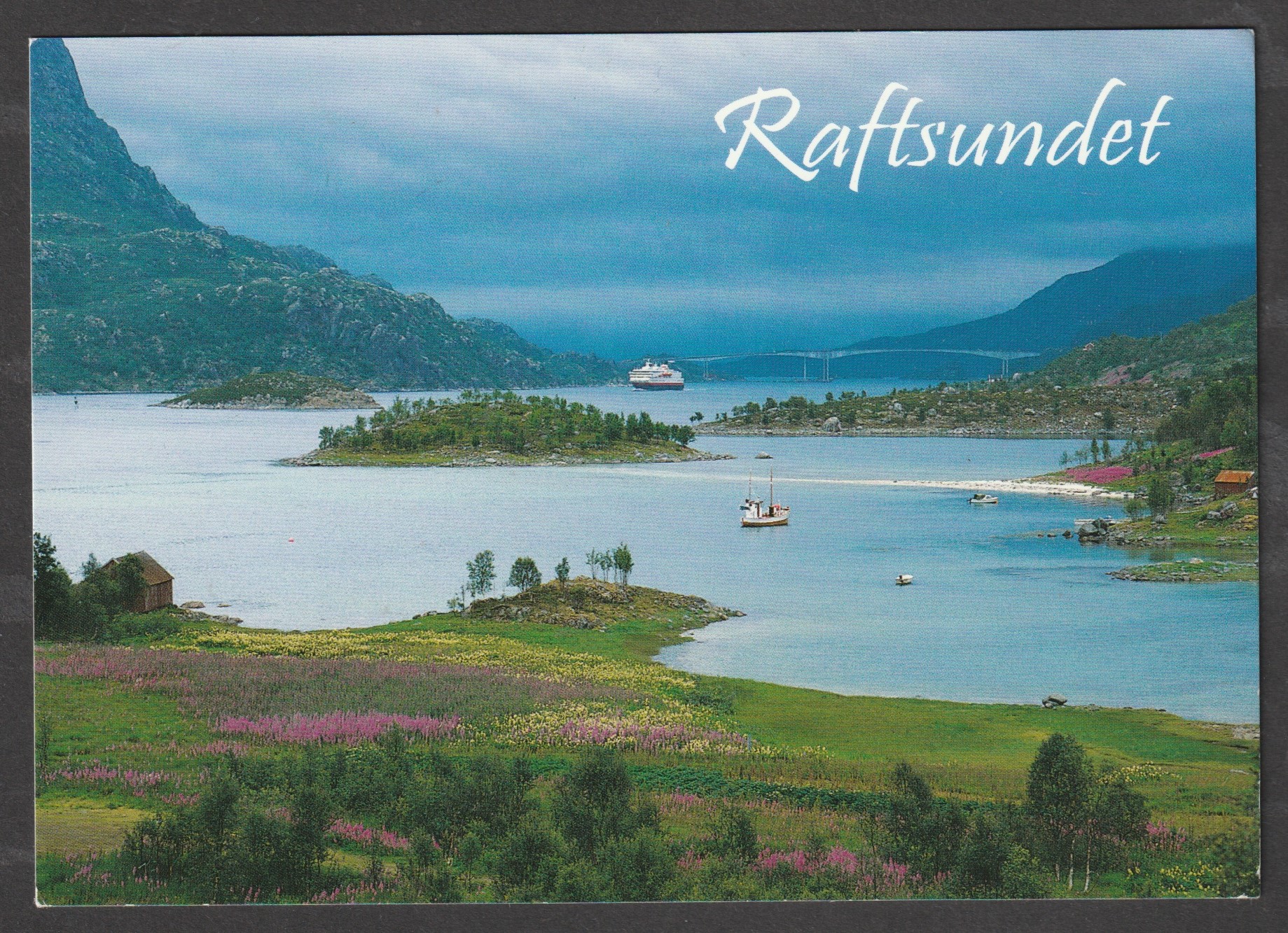 Hurtigruta i Raftsundet. Aune