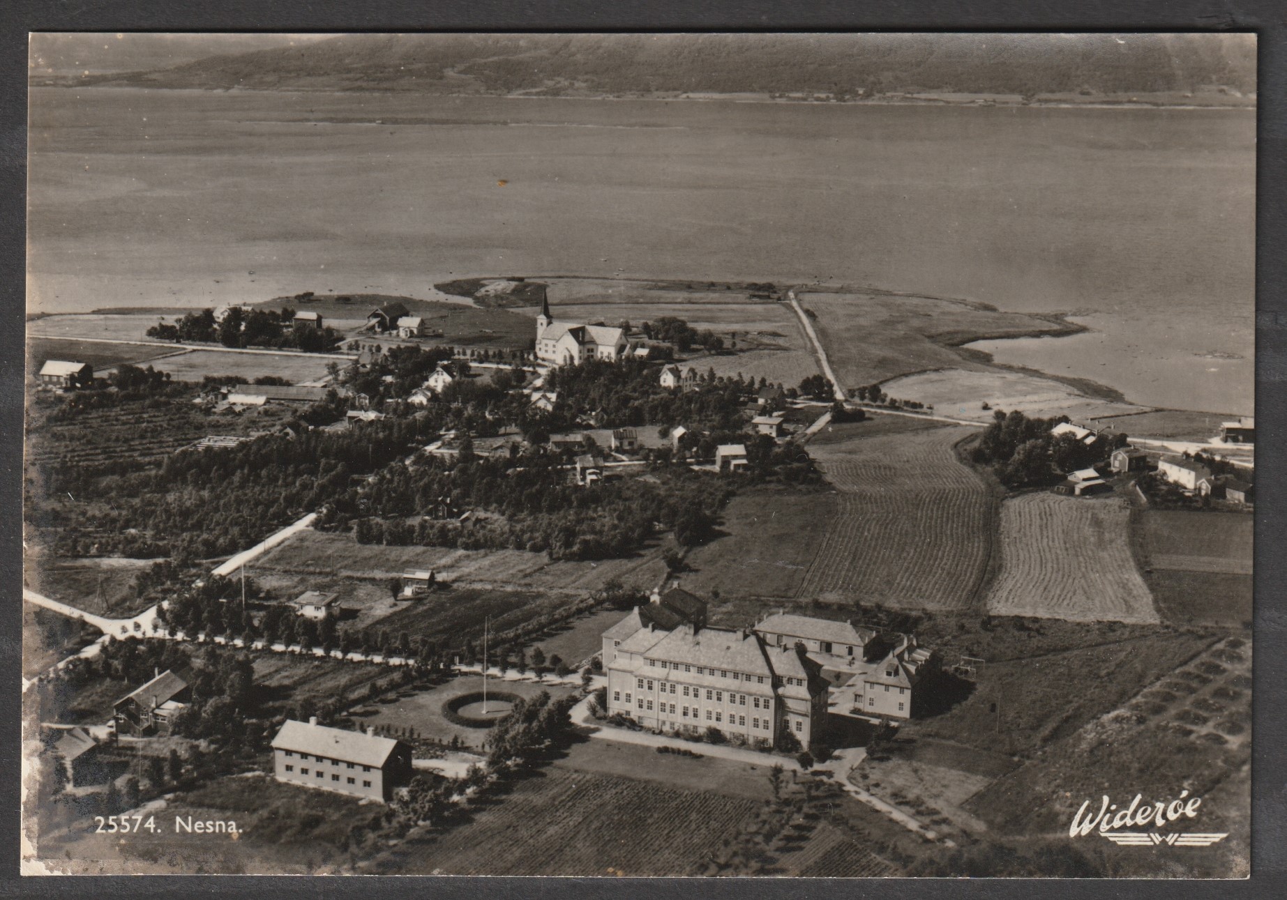 Nesna. Widerøe 25574