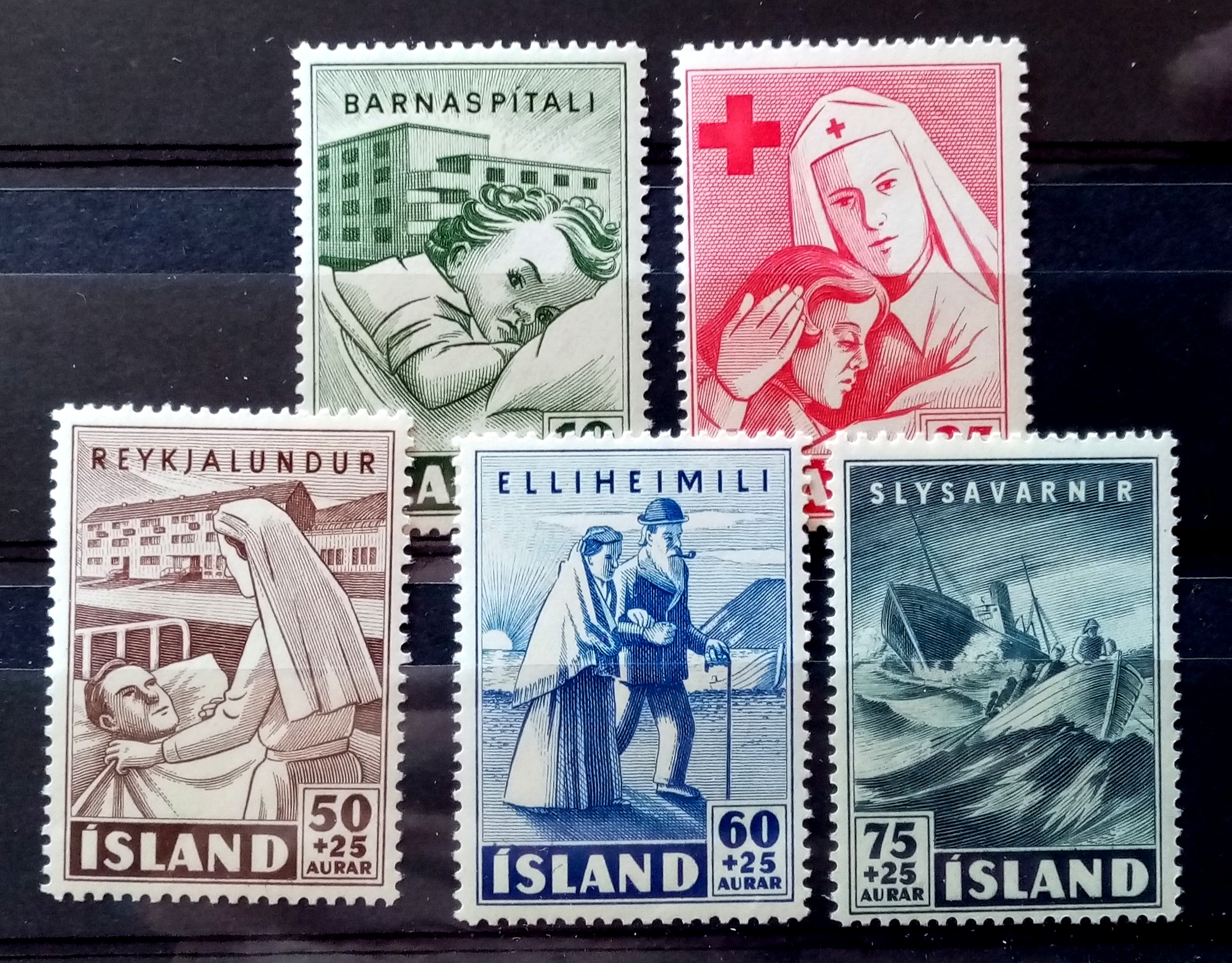 Island - Afa 255-59. Velgørenhetsutgave.  (1949) **