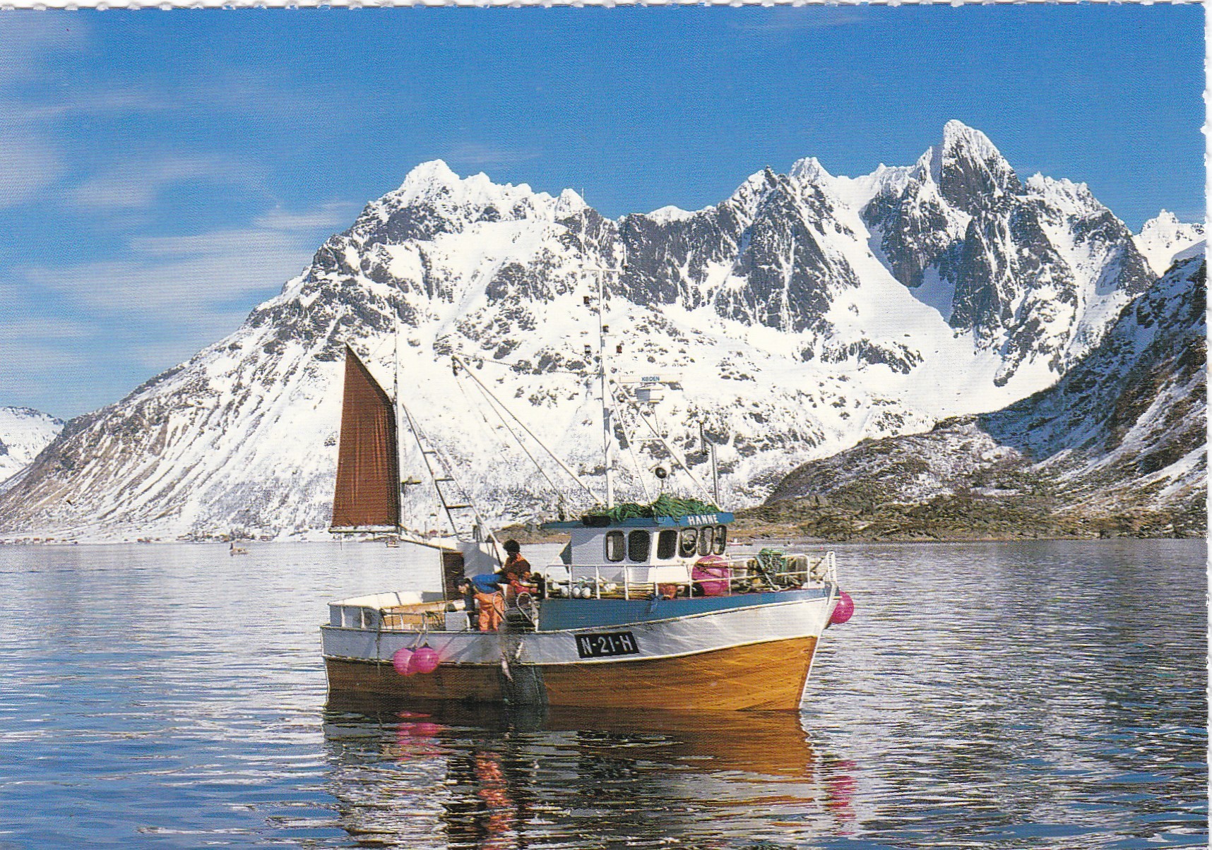 Lofotfiske. Austnesfjord ved Svolvær ( Aune F-15382-4)