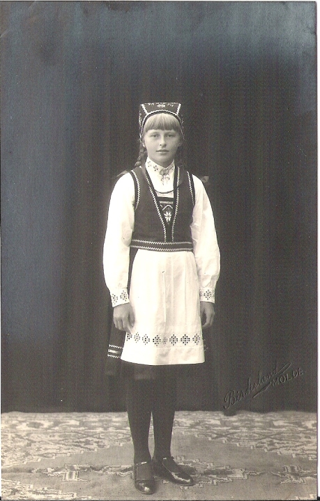 Jente. Foto: Birkeland, Molde