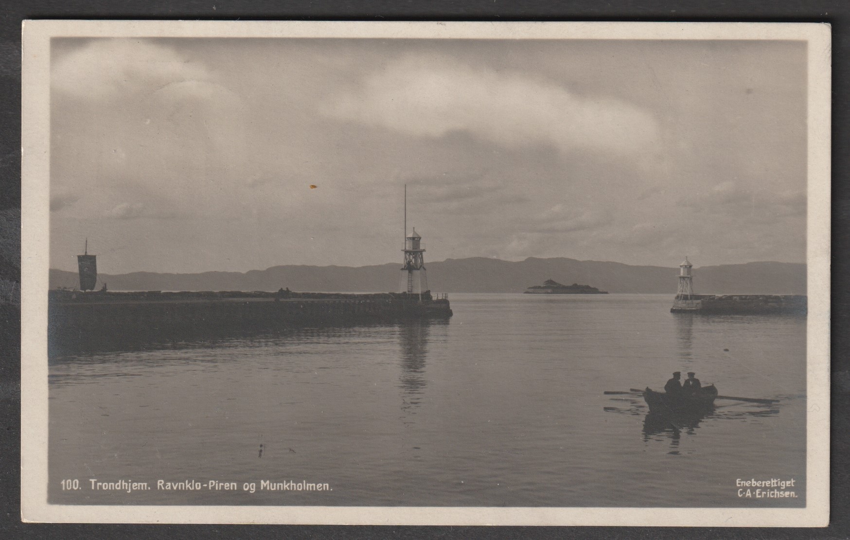 Trondhjem. Ravnklo-Piren og Munkholmen. C.A. Erichsen 100