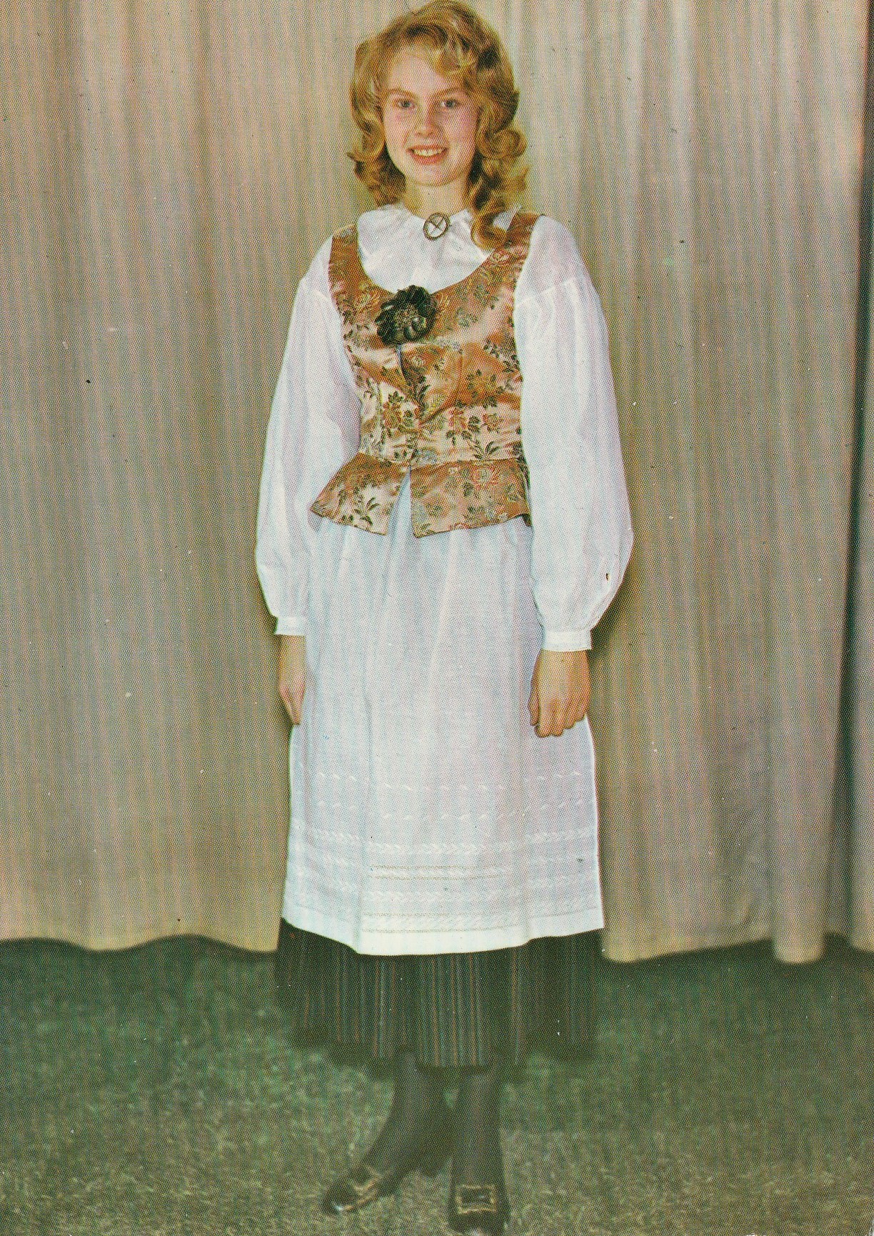 Eldre kort : Ringerikes Museum. Ringeriksbunaden. Harstad 11-F3