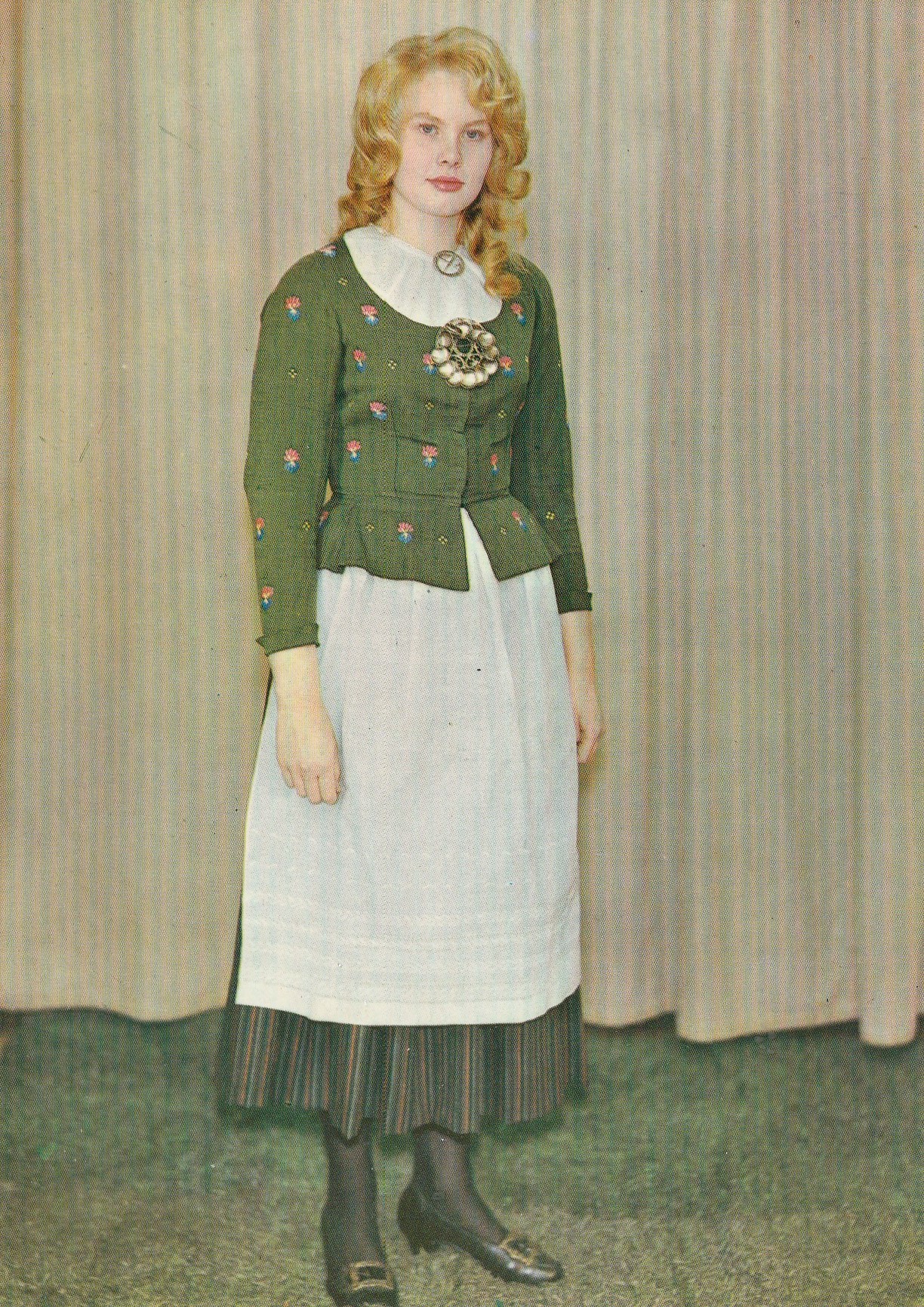 Eldre kort fra Ringerikes Museum . Ringeriksbunaden . Harstad 10-F3