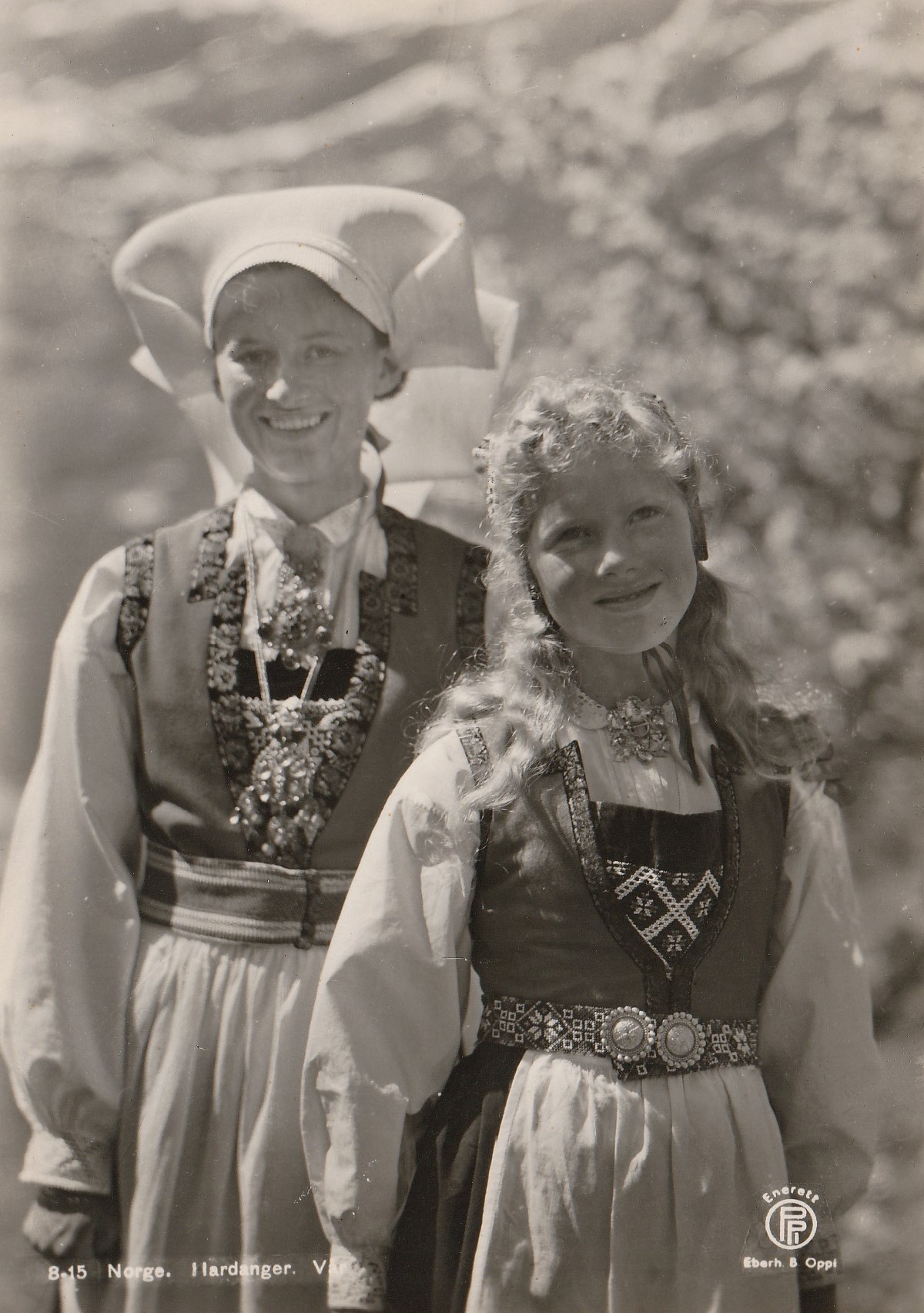 Eldre kort : Hardanger . Vår . Oppi B.15