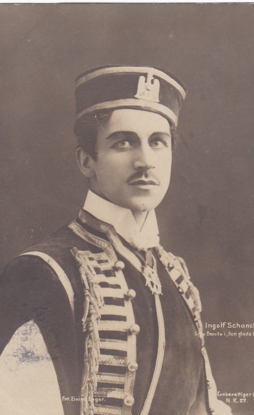 Ingolf Schanche - Grev Danilov i den glade enke.