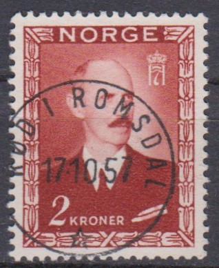 Nk 352.  Rød i Romsdal 17-10-57.