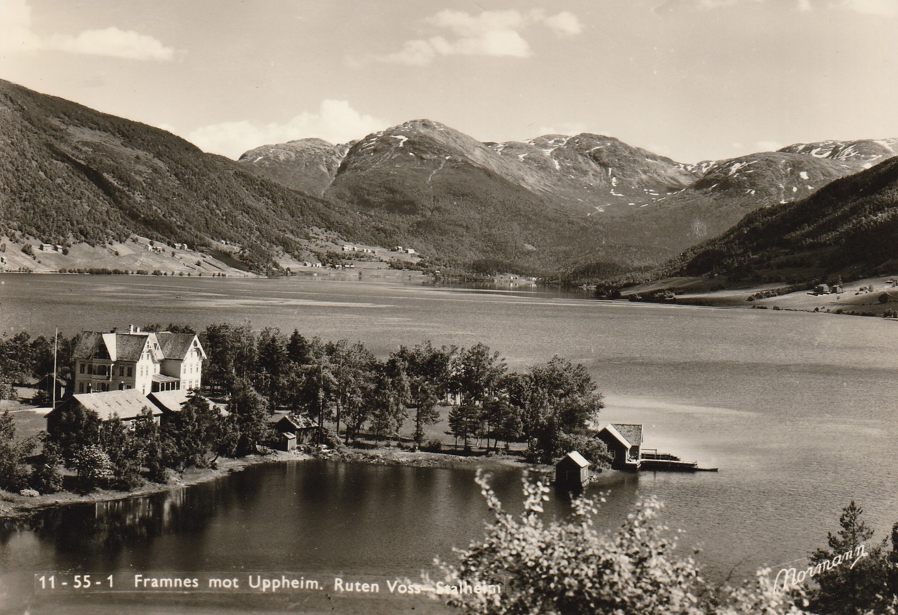 Eldre kort fra Framnes mot Uppheim.  Ruten Voss-Stalheim.  Normann 11-55-1