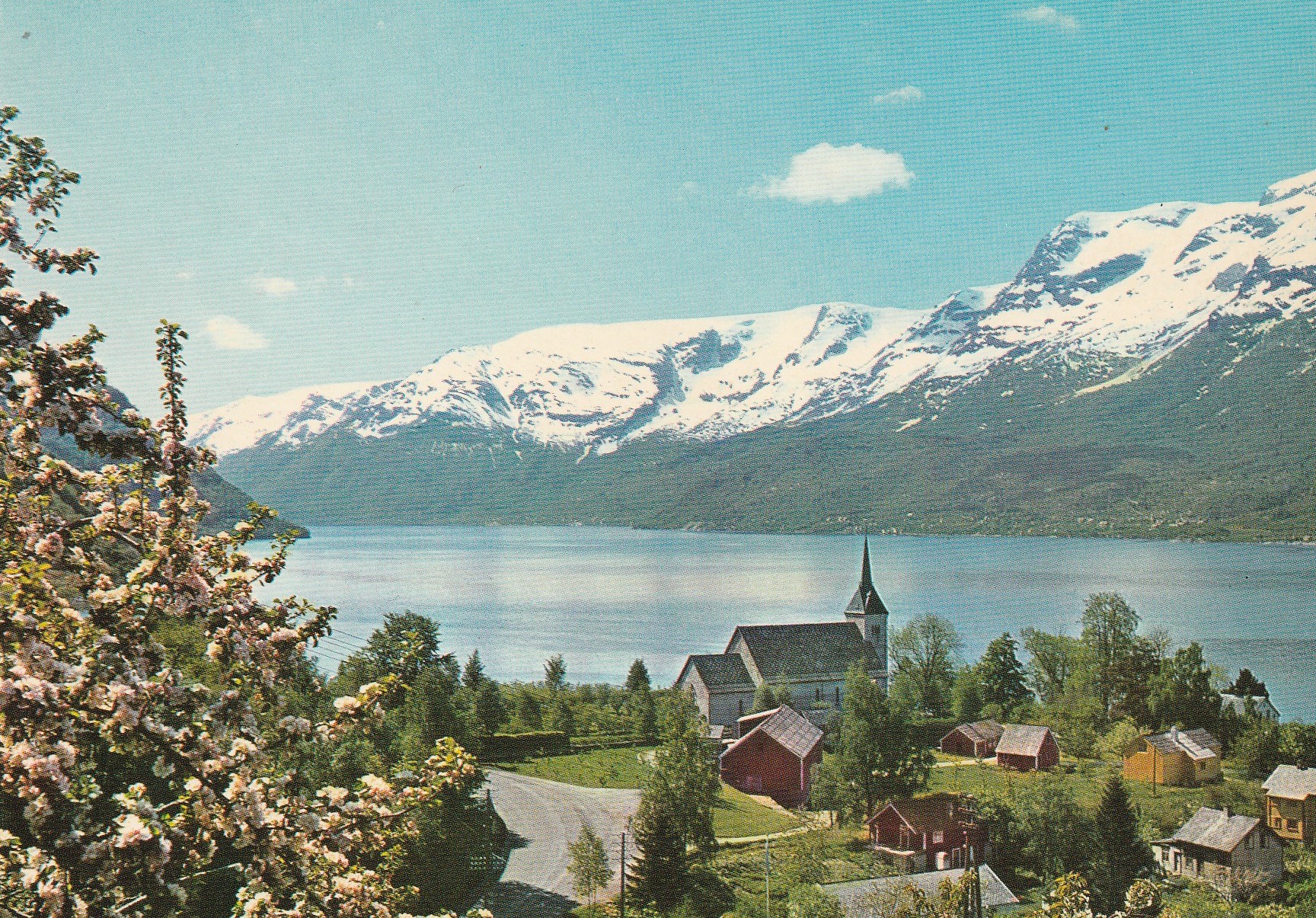 Eldre kort : Parti fra Ullensvang i Hardanger .  Løyning 517/63