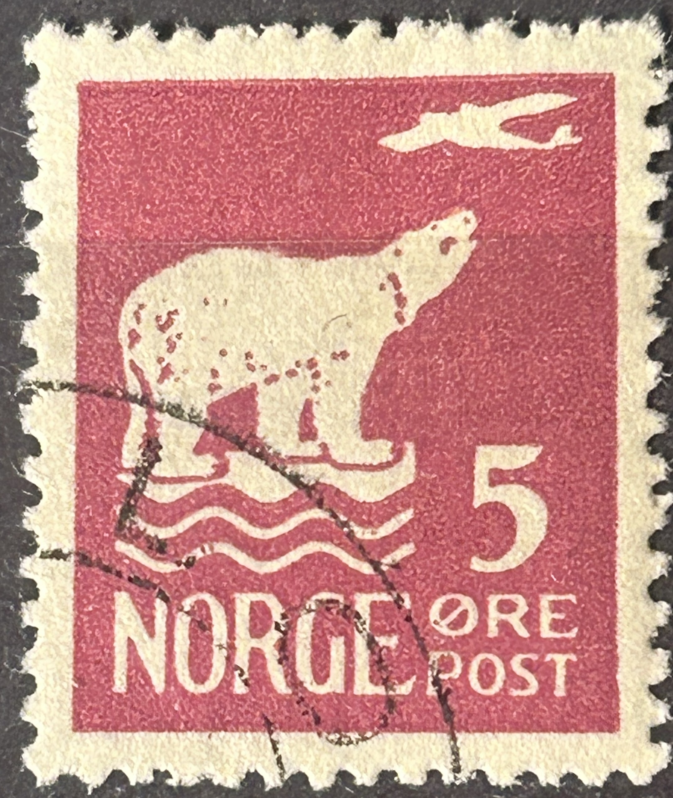 NK 132. PENT RUNDSTEMPLA. (150,-)