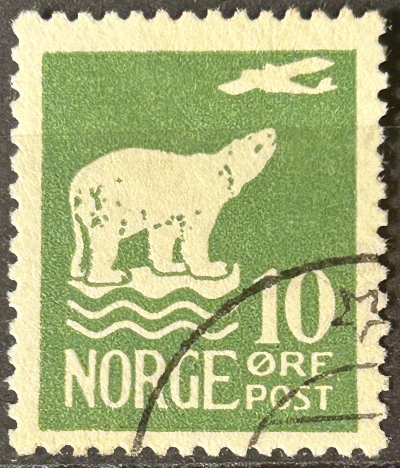 NK 133. PENT RUNDSTEMPLA. (320,-)