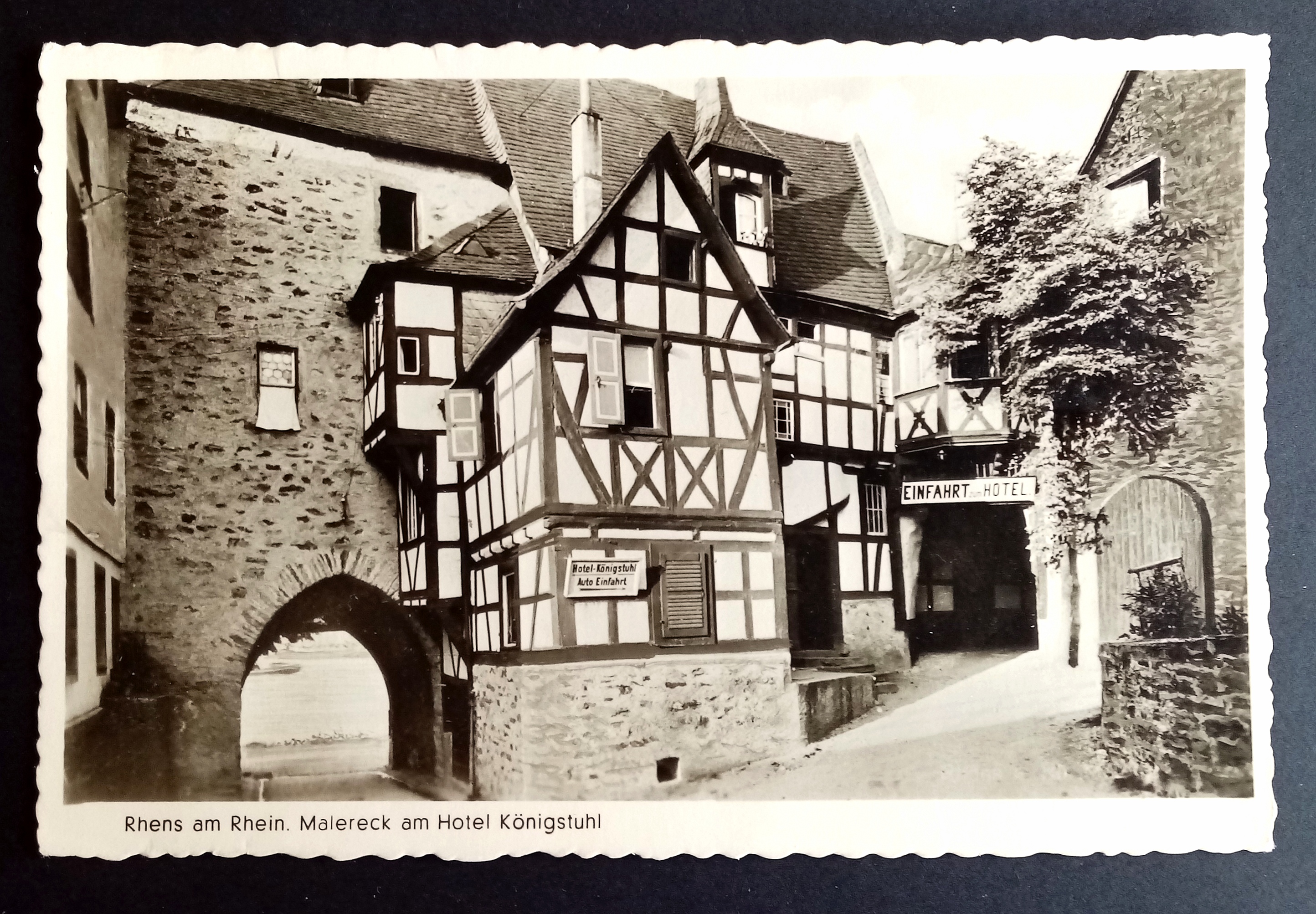 Rhens am Rhein. am Hotel Kønigstuhl.
