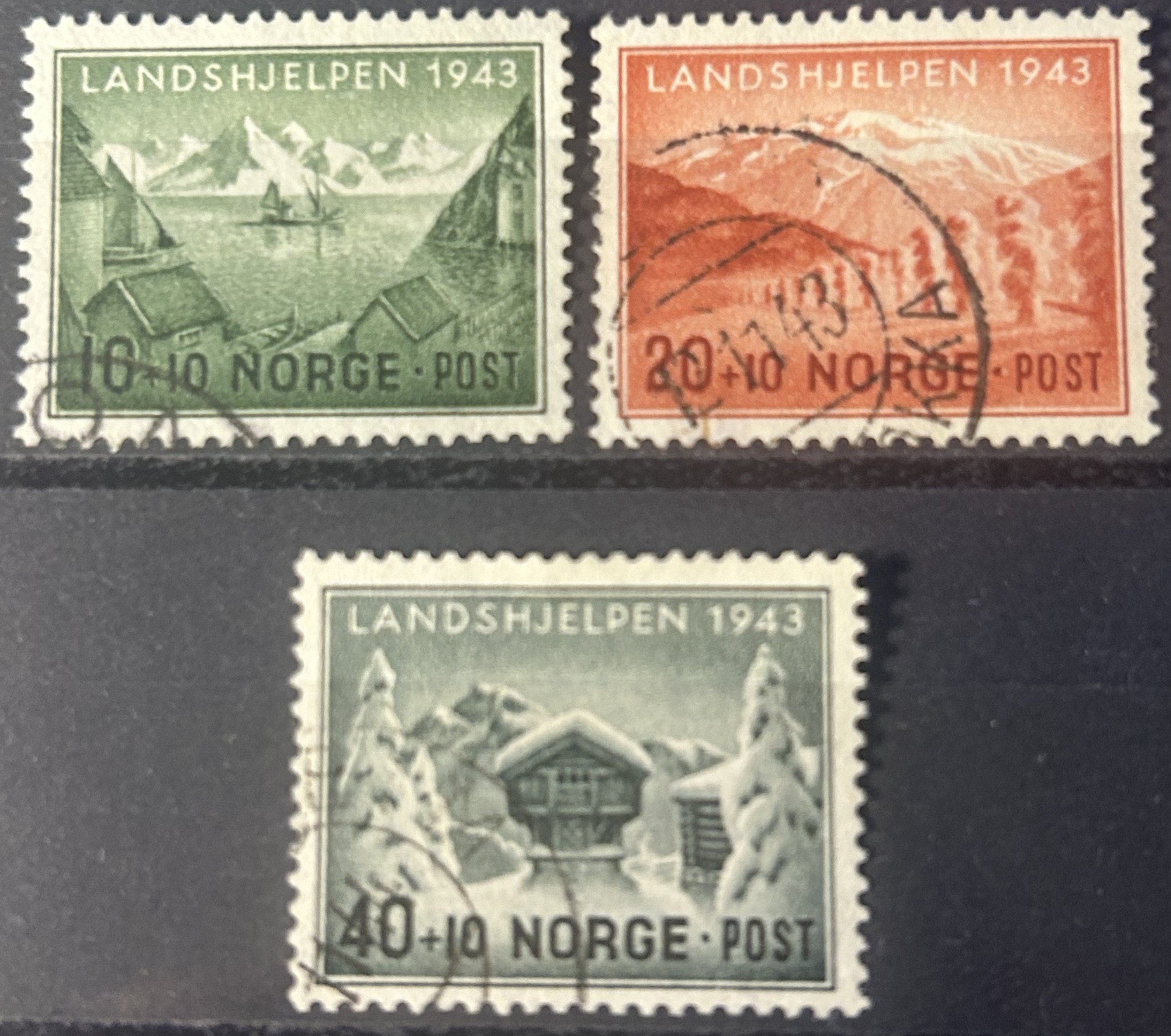 NK 319-21. PEN RUNDSTEMPLA SERIE. (225,-)