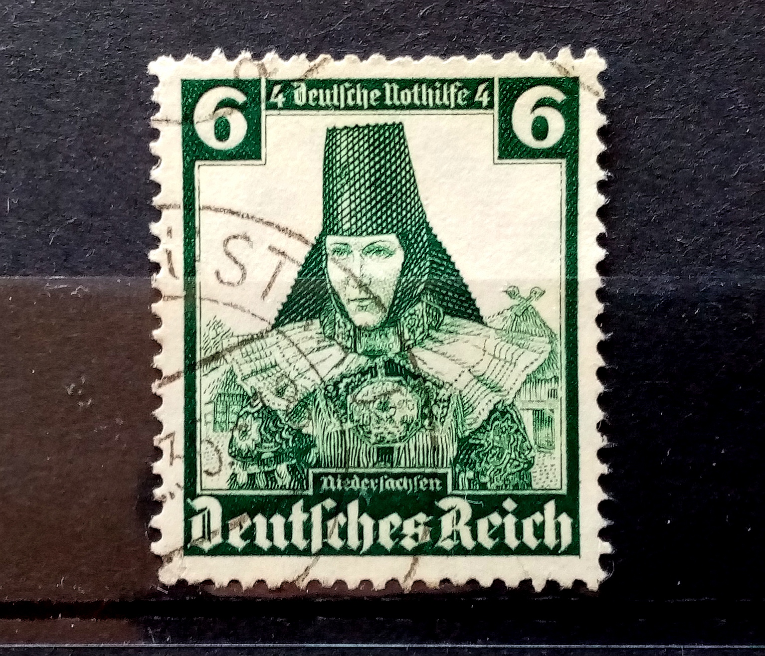 Tyske Rike - Afa 586. Nødhjelp.  (1935)