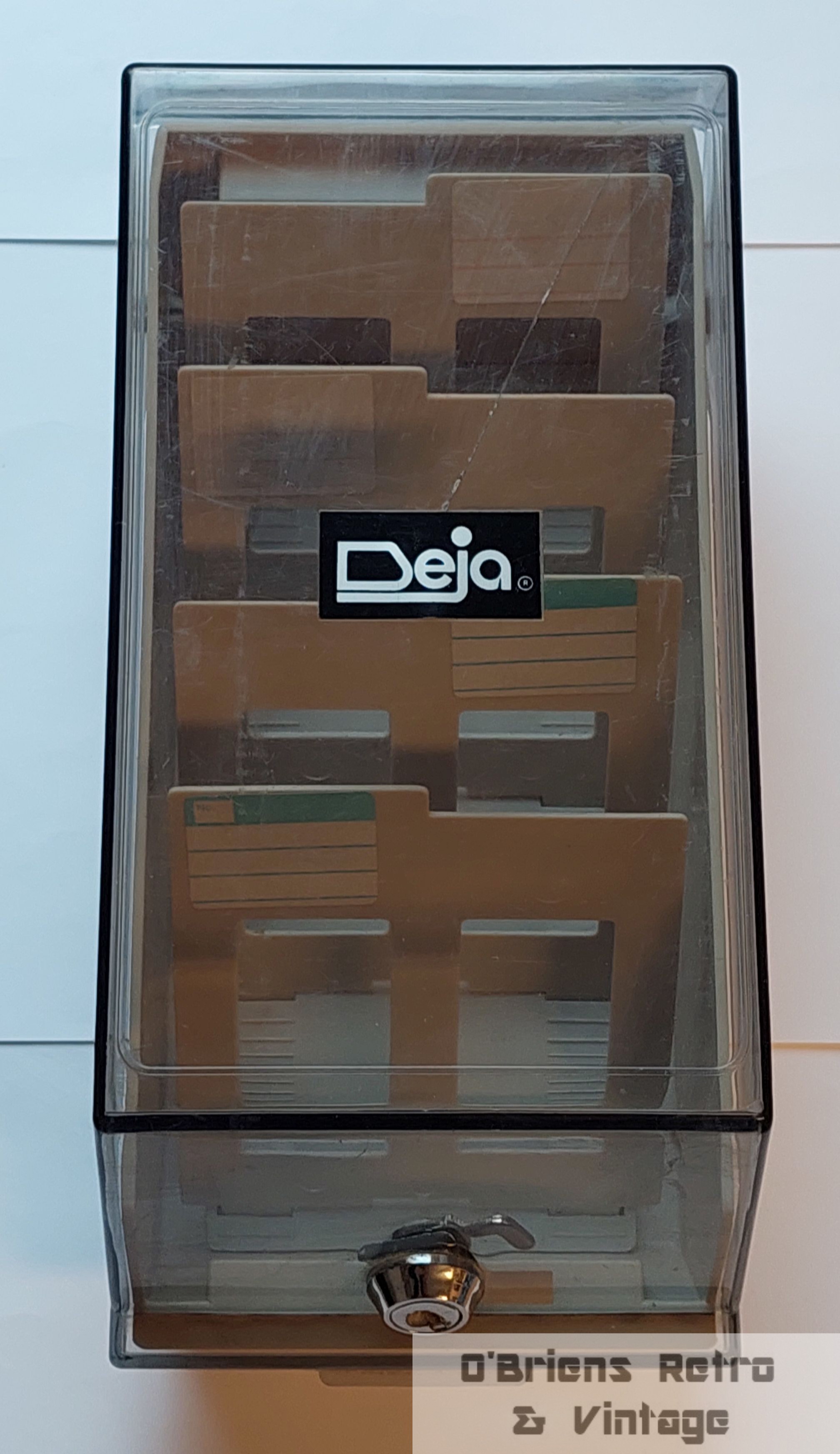 Retro Deja diskettboks for 3,5" disketter med skillere og lås