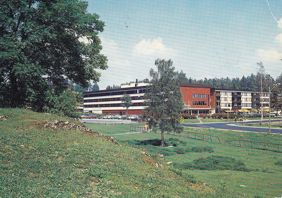 Hoslesenteret, Bærum