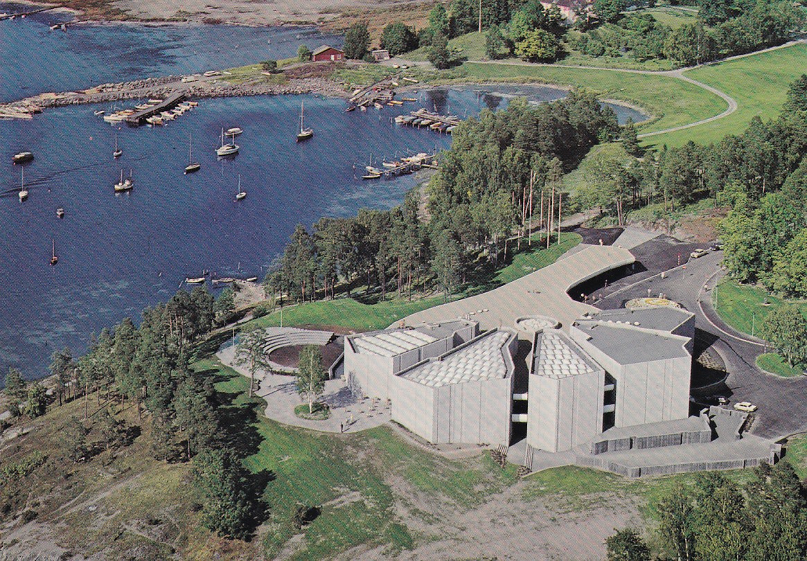 Sonja Henies og Niels Onstads Stiftelser, Høvikodden, Oslo