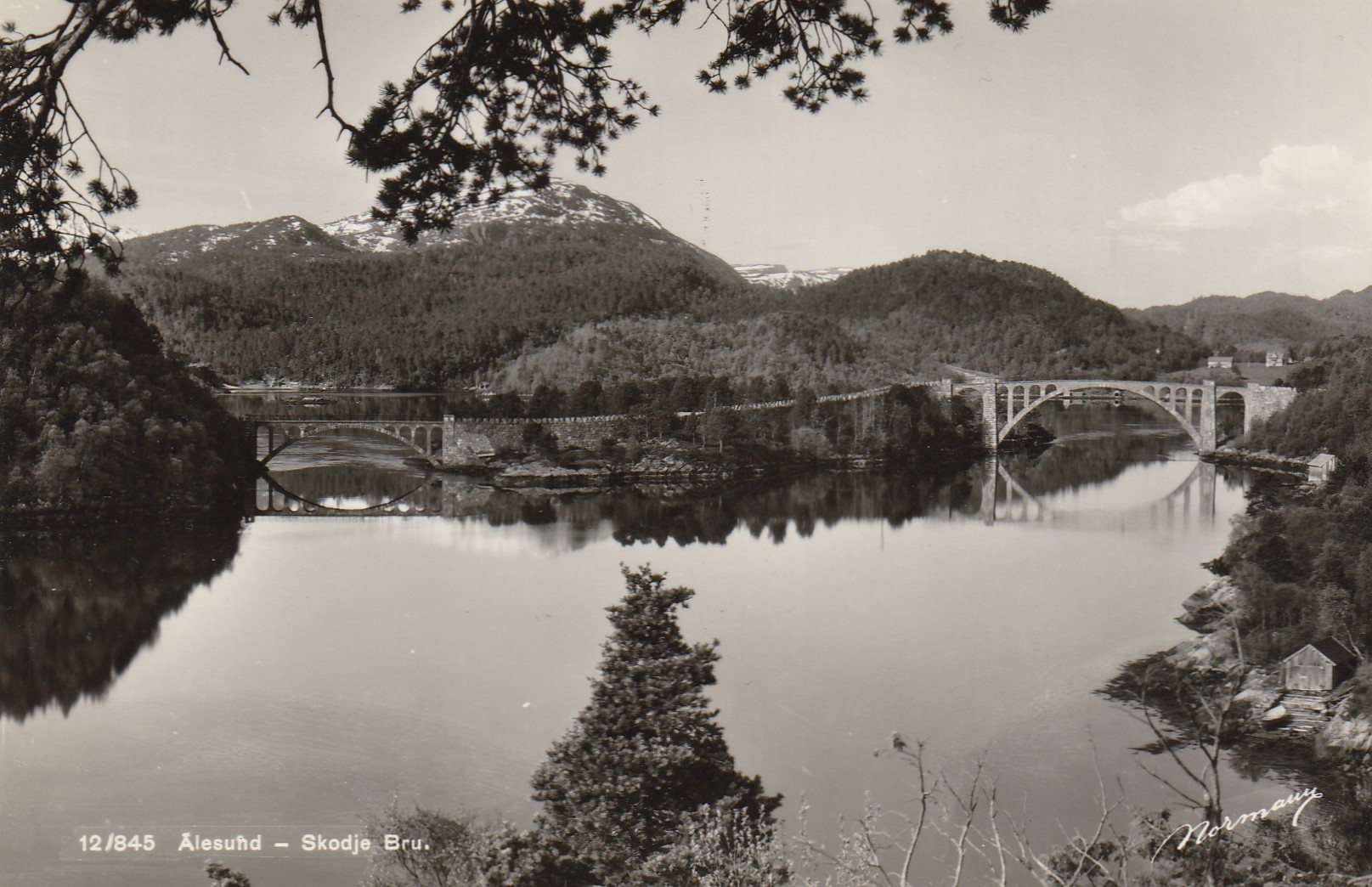 Eldre kort fra Ålesund - Skodje Bru . Normann 12/845 Små
