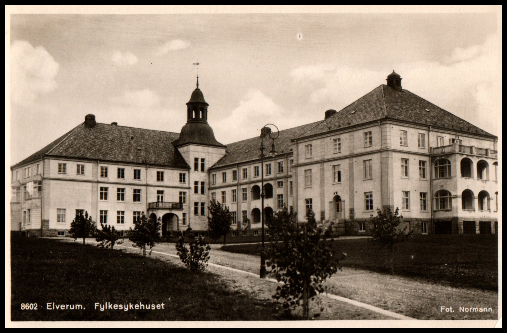 Elverum, Fylkesykehuset. (Normann 8602)