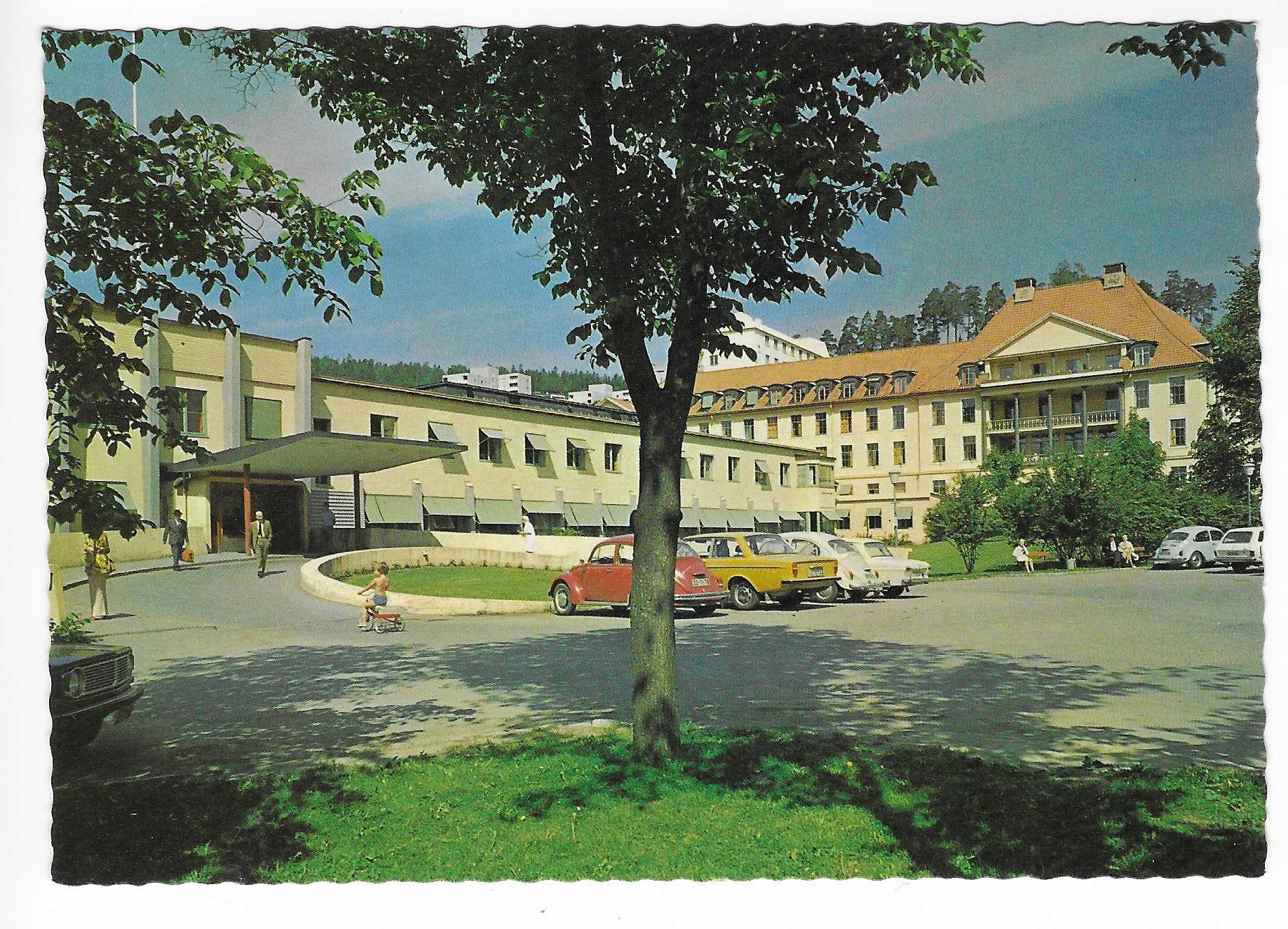 Oslo.Radiumhospitalet med biler.70t. Mittet 1303/73