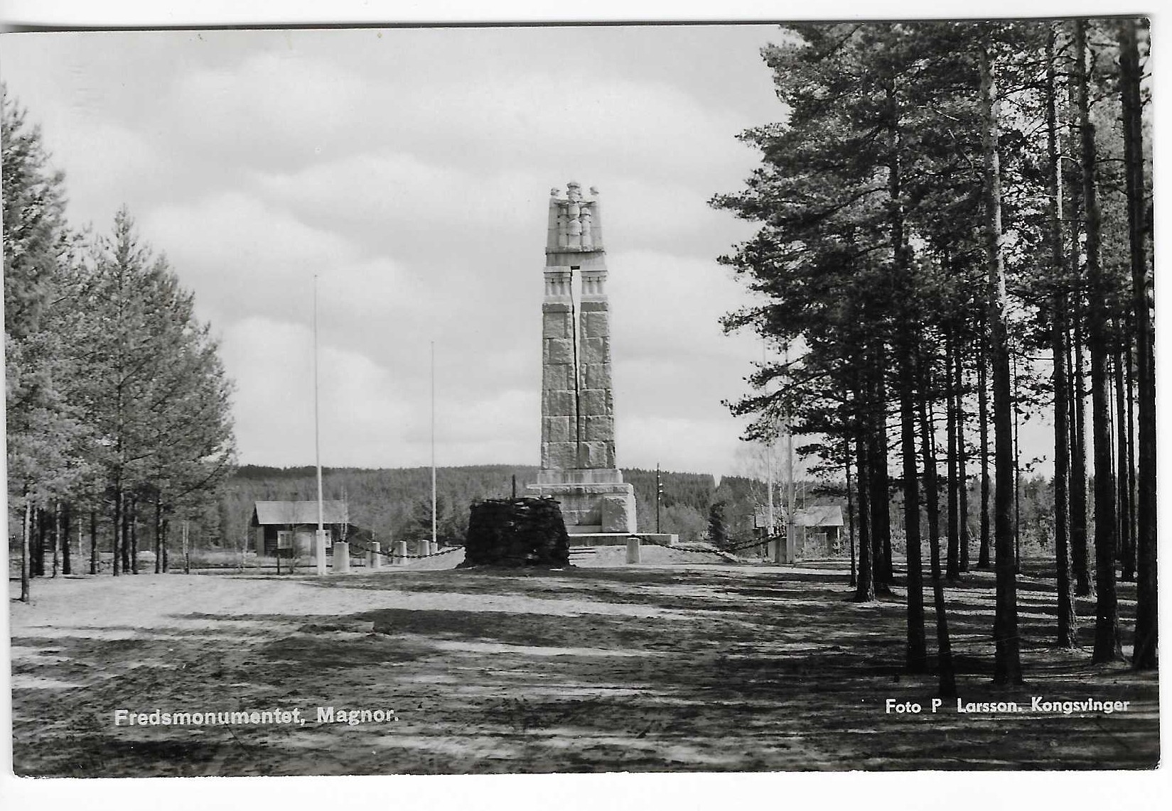 Fredsmonumentet. Magnor. Småf. P.Larsson.Kongsvinger.
