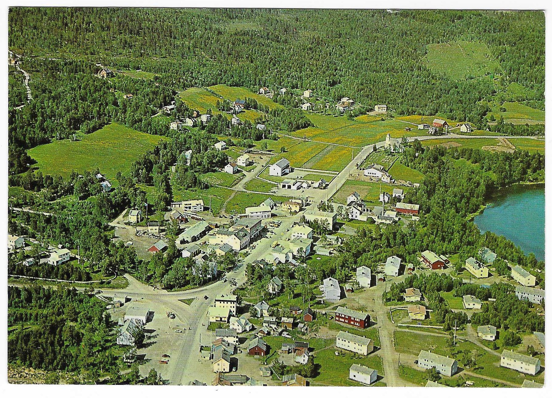 Setermoen.Bardu. 60t?  Oversikt sentrum. Widerøe`s Flyveselskap M 136208