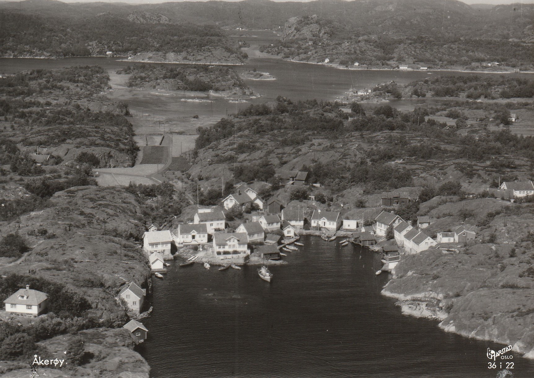 Åkerøy. Harstad 36 i 22