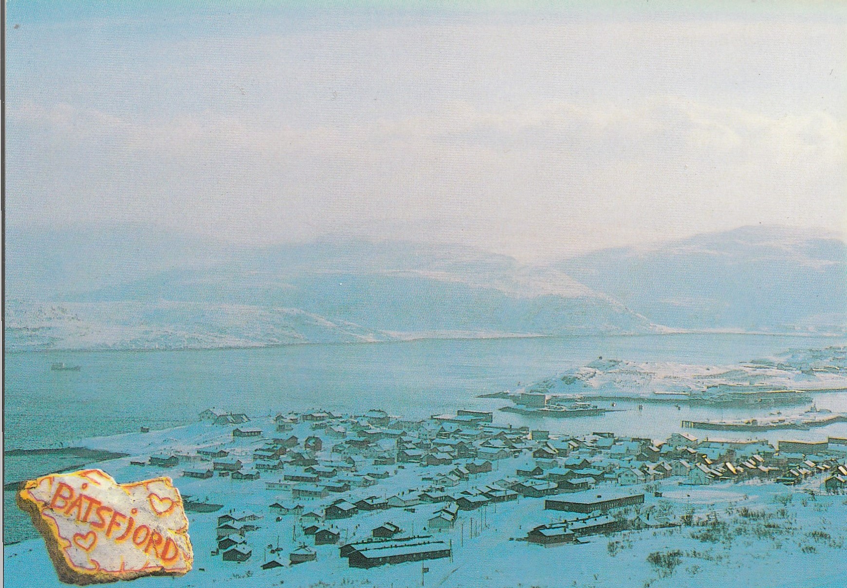 Vinterbilde av Båtsfjord. Fotoservice 9844