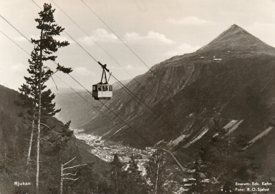 Rjukan. Foto R.O. Sjølyst. Enerett Edv.Køhn.