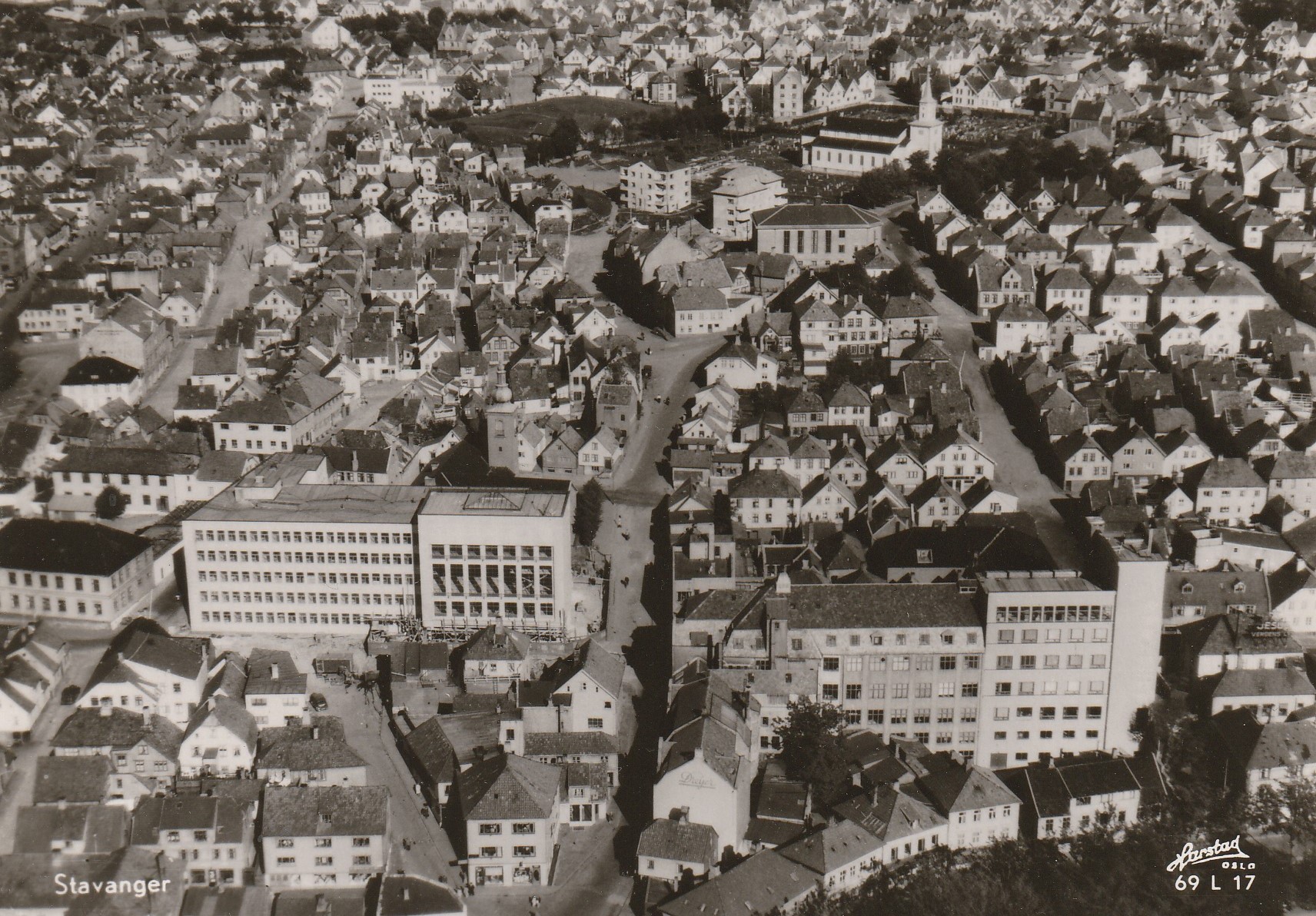 Eldre kort fra Stavanger .  Harstad 69 L 17