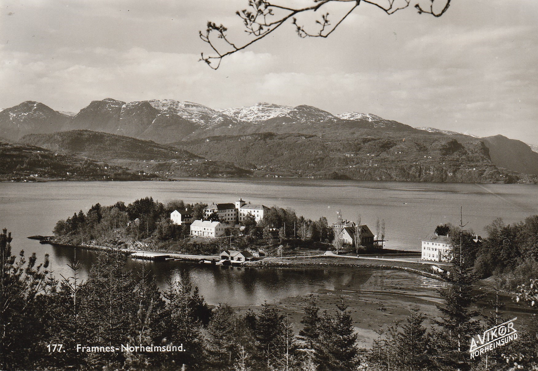 Eldre kort fra Framnes - Norheimsund . Vikør 177.