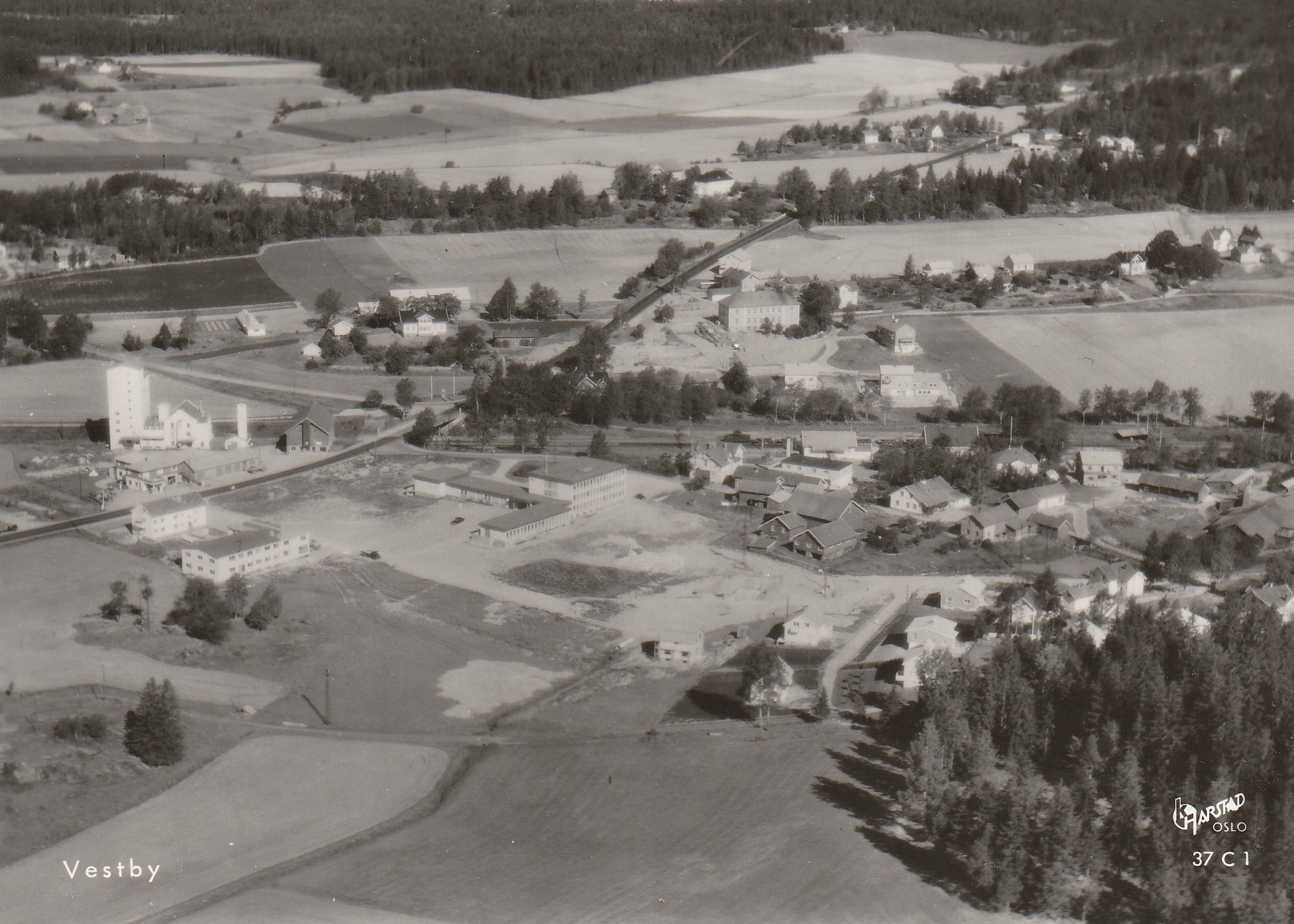 Vestby .  Harstad 37 C 1