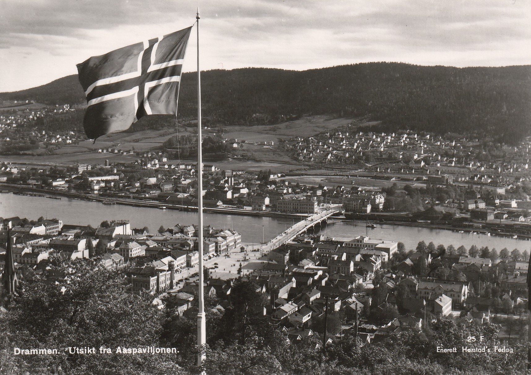 Drammen . Utsikt fra Aaspaviljonen.  Harstad 25 F