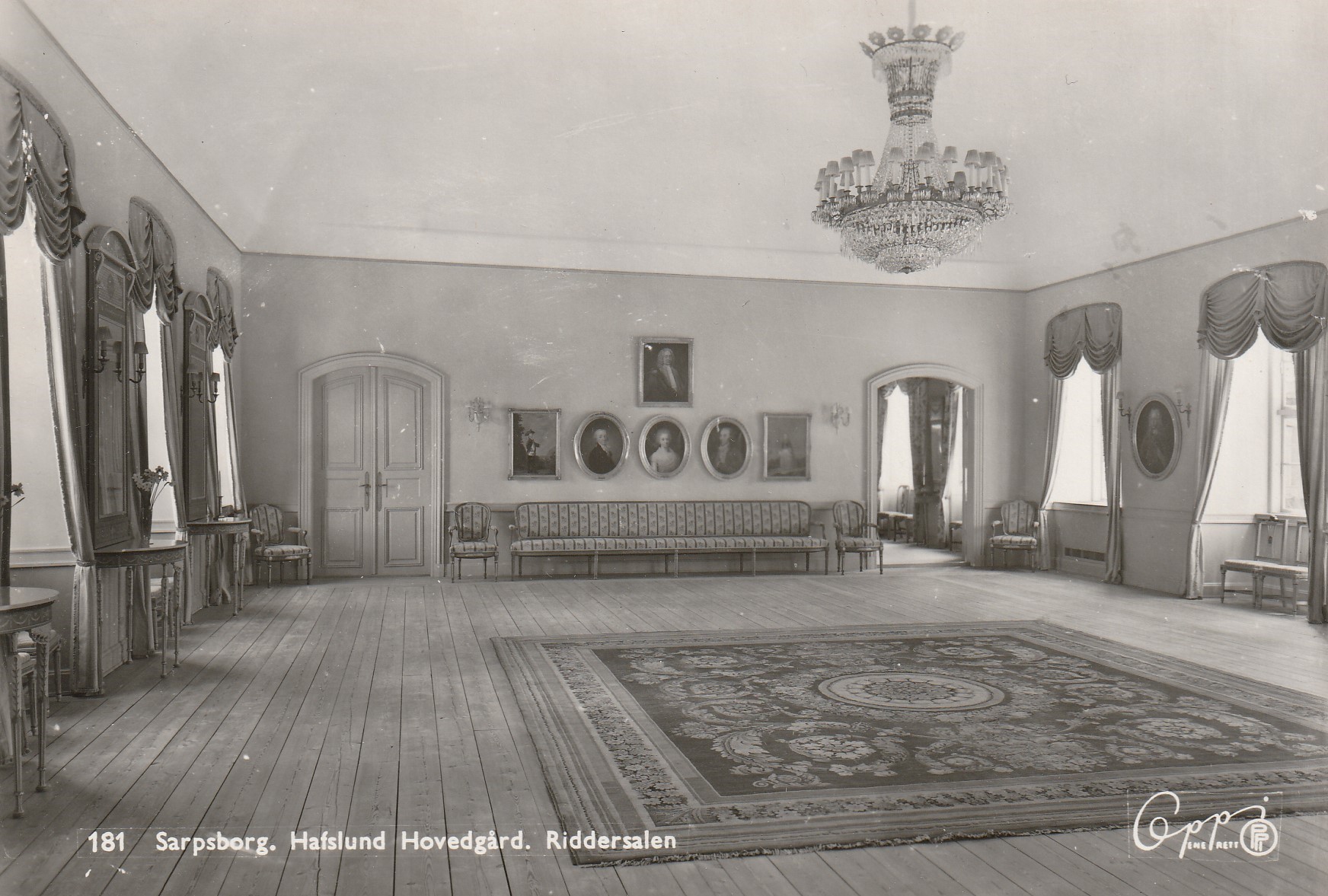 Eldre kort fra Sarpsborg . Hafslund Hovedgård . RIddersalen . Oppi 181