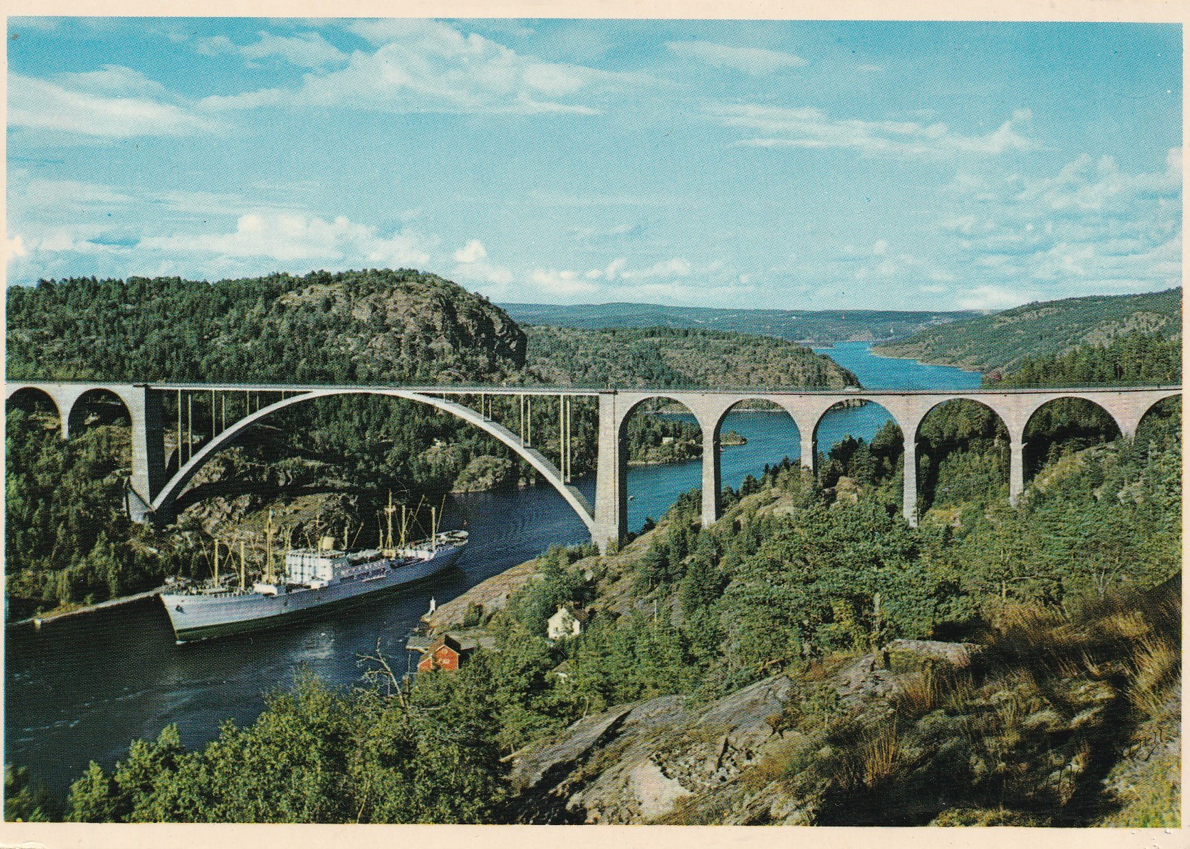 Svinesund. Brua mellom Norge og Sverige . Normann B-14-3