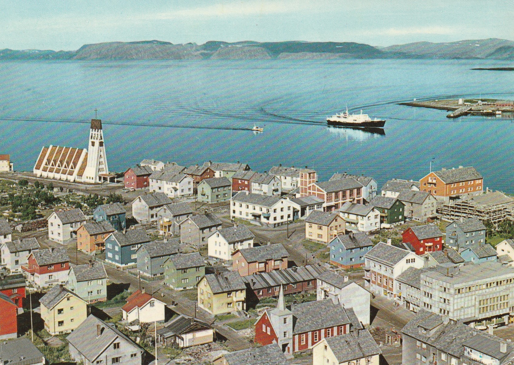 Hammerfest . Hurtigruta anløper . Aune F-1199-2