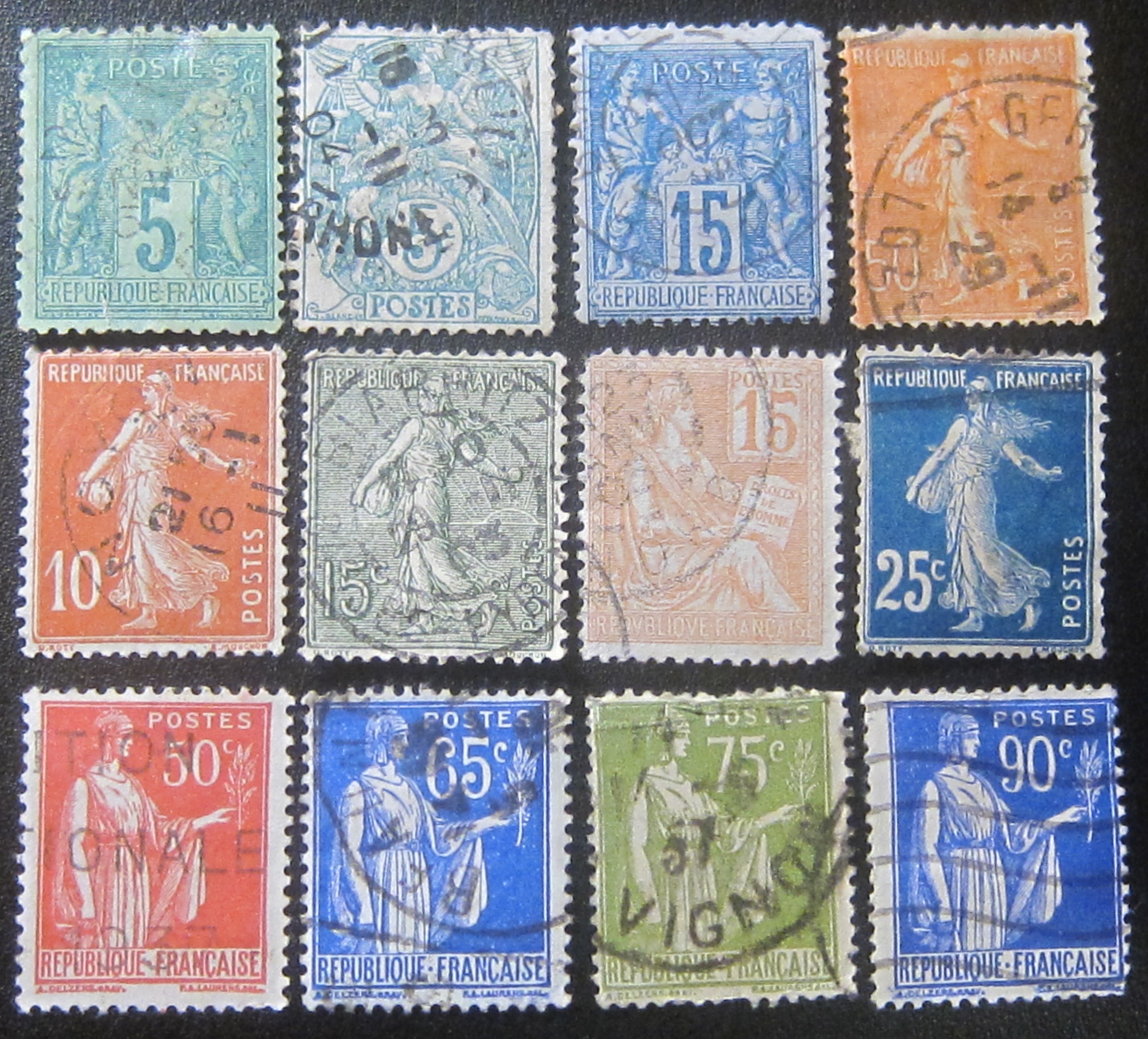 Frankrike lot med 12 eldre merker