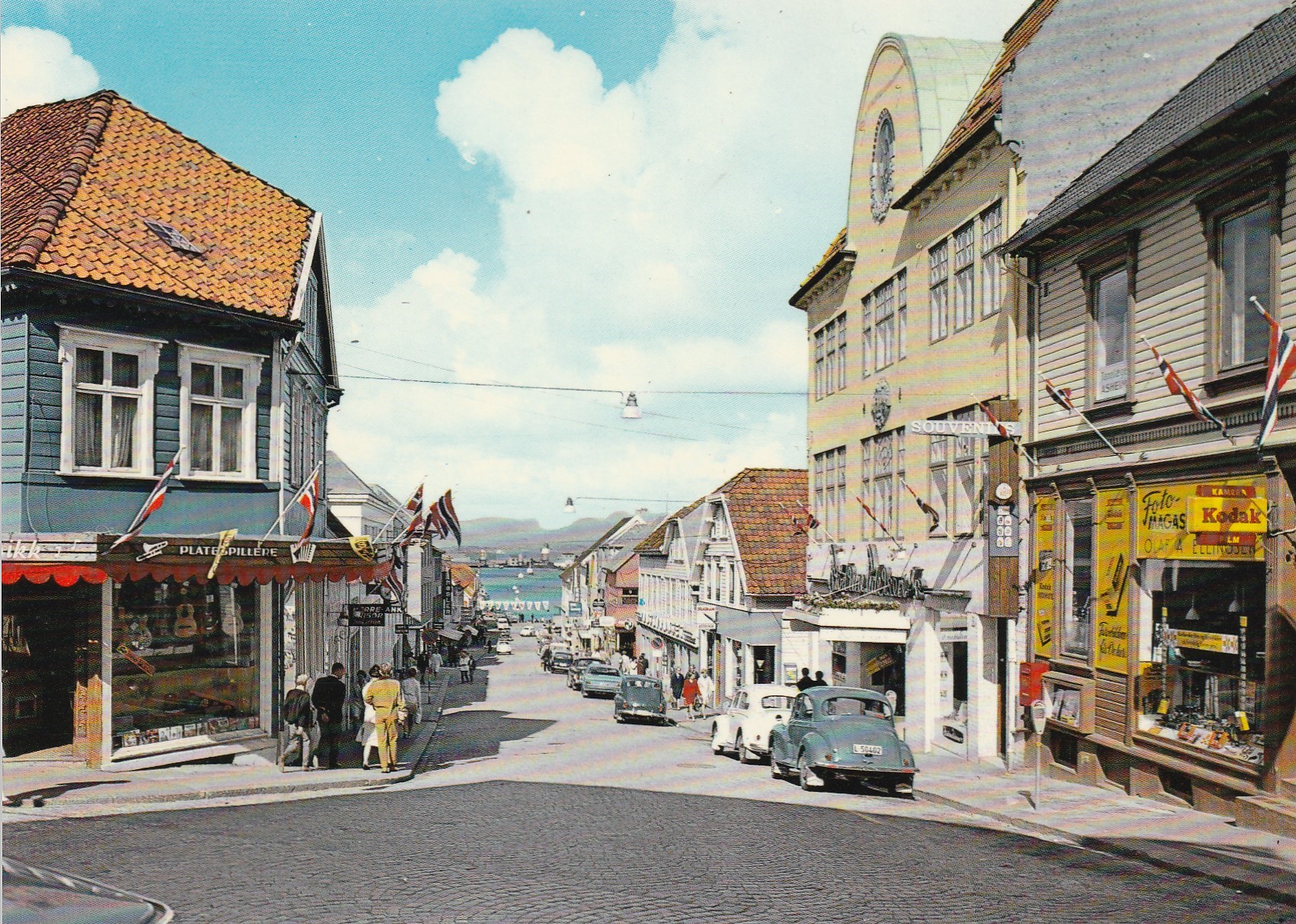 Eldre kort fra Stavanger . Parti fra den gamle bydelen. Aune F-4149-9