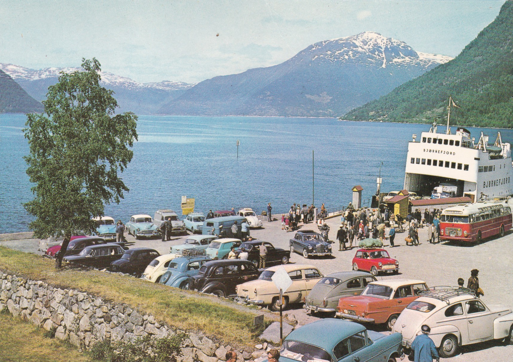 Kinsarvik. Bilferge ( BJØRNEFJORD) og biler ( Mittet 2009/22)