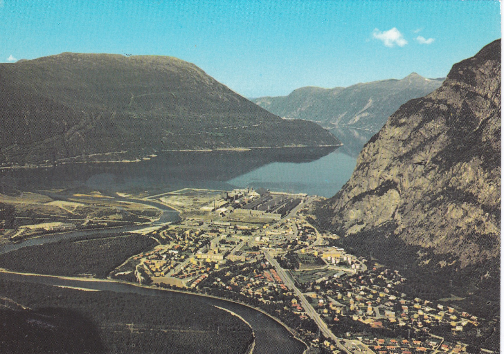 Sunndalsøra. Norsk Luftfoto 325