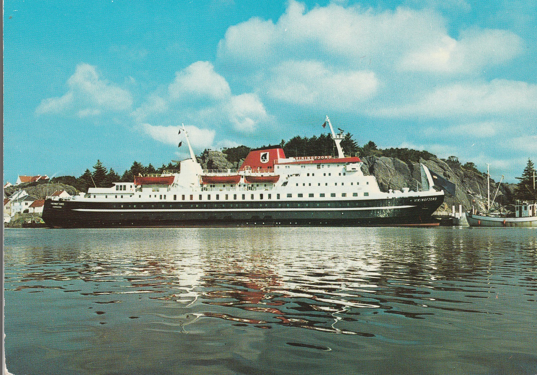 m/s ""Vikingfjord" i Skudeneshavn .  Ellingsen 3341